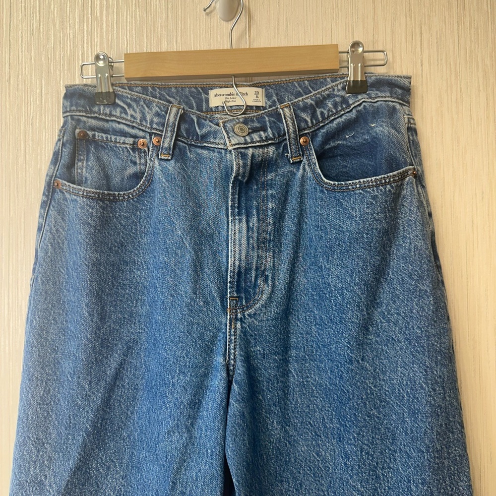 Abercrombie & Fitch The Loose High Rise Classic Blue Jeans - Picture 2 of 7